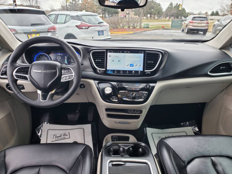 2024 Chrysler Pacifica Touring L