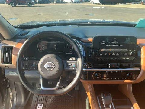 2023 Nissan Pathfinder Platinum