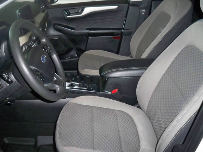 2022 Ford Escape Hybrid SE