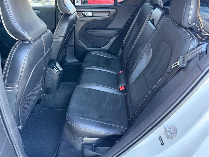 2021 Volvo XC40 Recharge Pure Electric P8