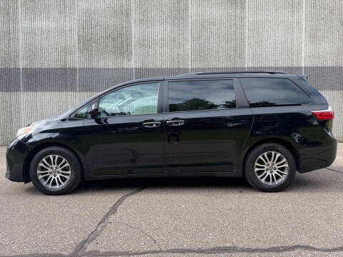 2020 Toyota Sienna XLE 8-Passenger