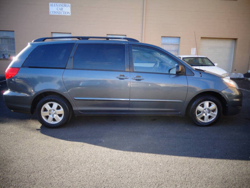 2008 Toyota Sienna LE photo 4