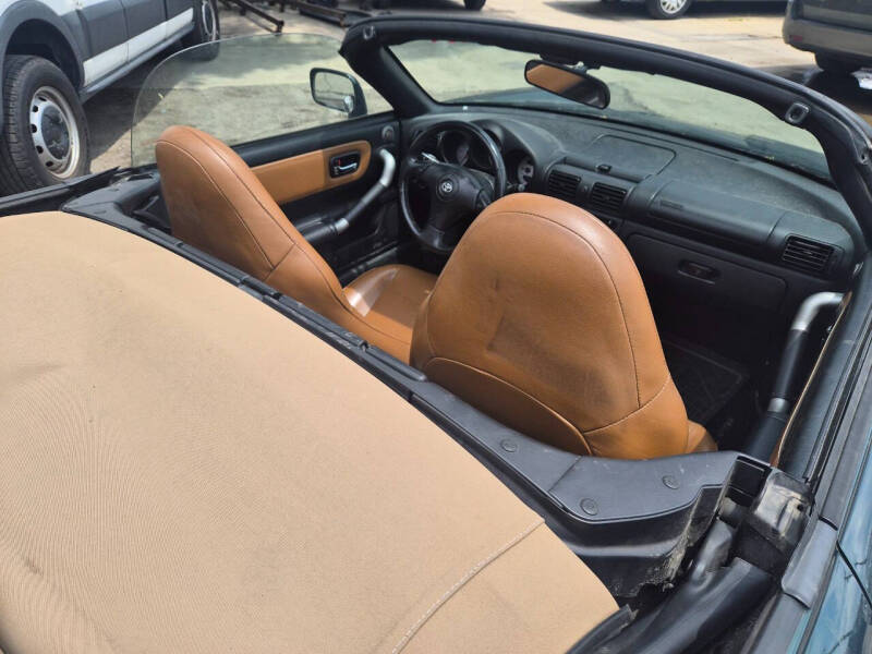 2002 Toyota MR2 Spyder