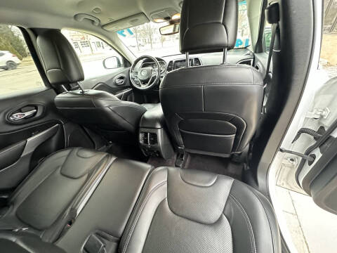 2019 Jeep Cherokee Overland