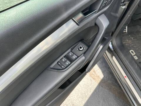 2020 Audi Q5 quattro Titanium Prem Pl 45 TFSI