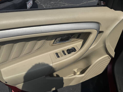 2016 Ford Taurus SEL
