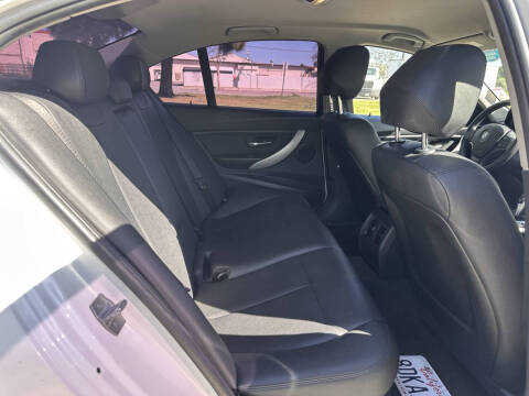 2018 BMW 3 Series 320i