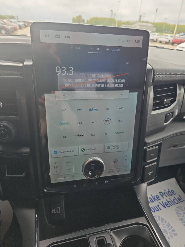 2025 Ford F-150 Lightning Flash