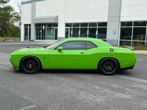 2017 Dodge Challenger 392 HEMI Scat Pack Shaker