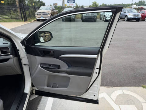 2015 Toyota Highlander LE