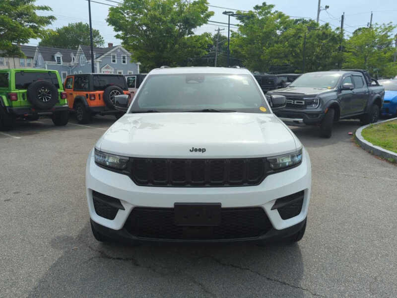 2023 Jeep Grand Cherokee Altitude