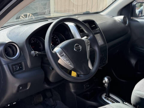 2019 Nissan Versa SV