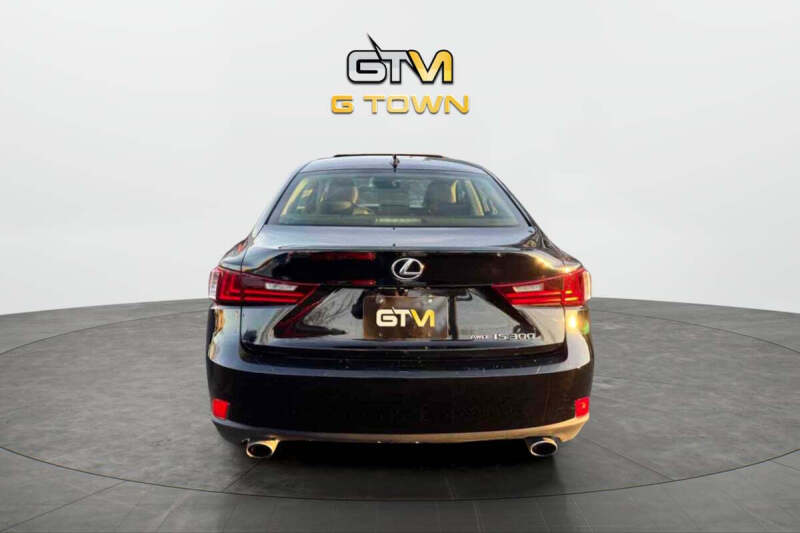 2016 Lexus IS 300