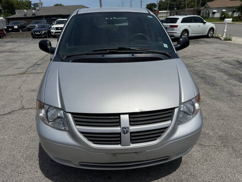 2005 Dodge Grand Caravan SE