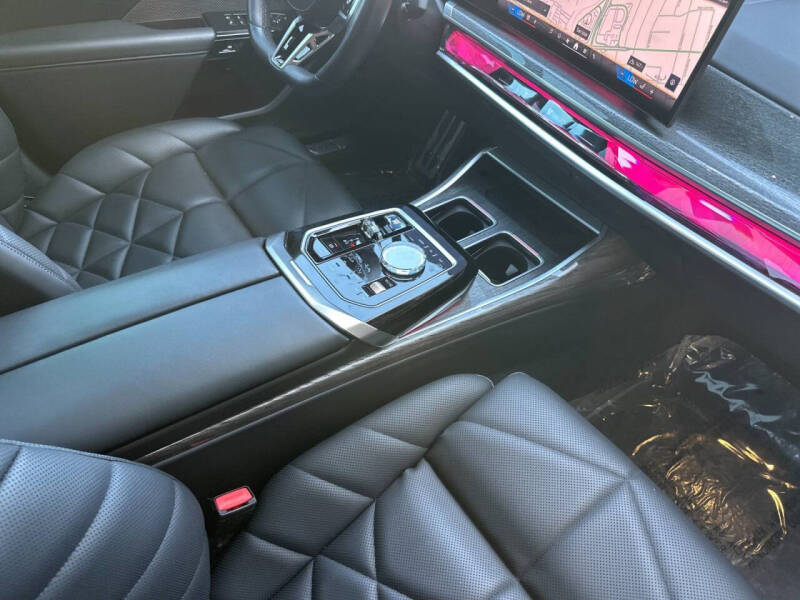 2023 BMW 7 Series 740i