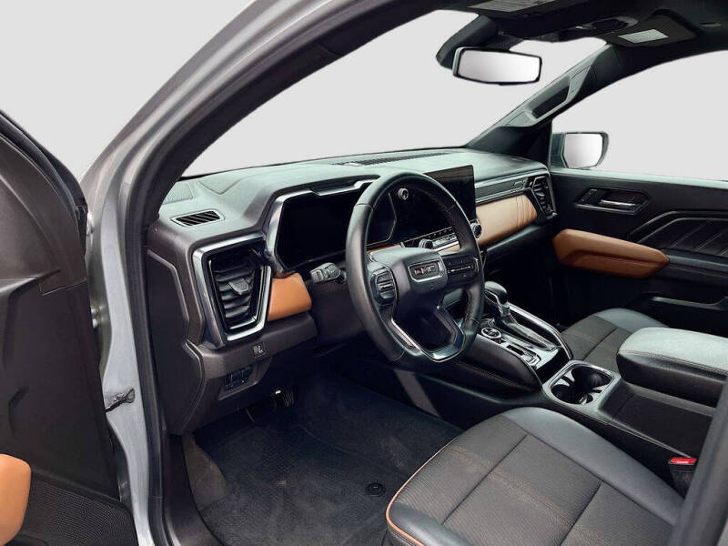 2024 GMC Canyon AT4