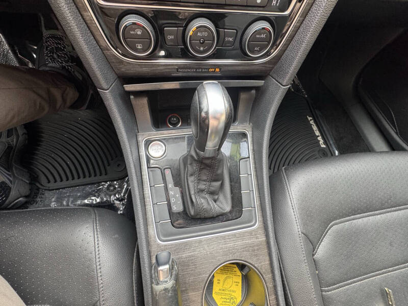 2017 Volkswagen Passat 1.8T SE