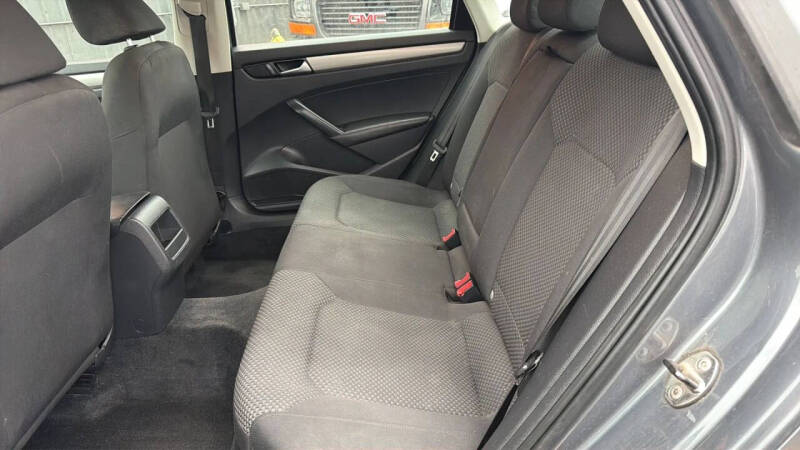 2012 Volkswagen Passat S PZEV