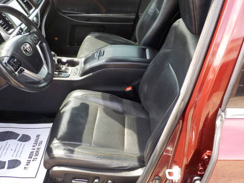 2016 Toyota Highlander Limited Platinum