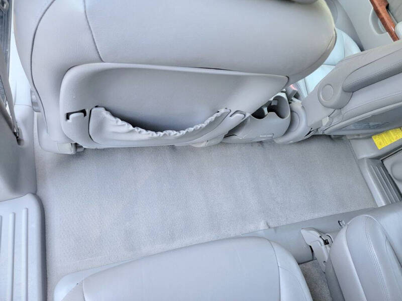 2004 Toyota Sienna