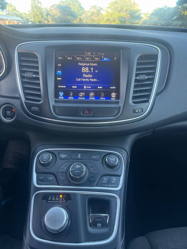 2015 Chrysler 200 C