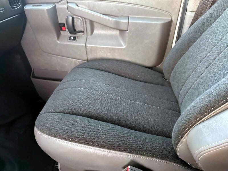 2023 GMC Savana 2500