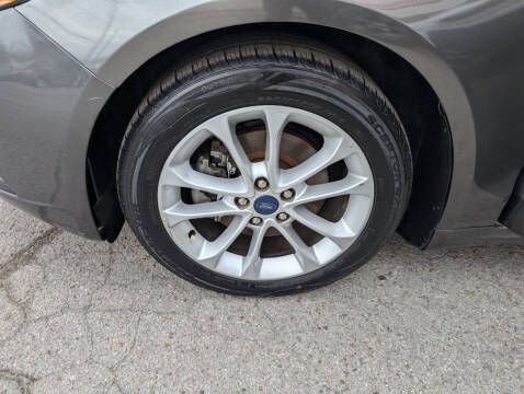 2020 Ford Fusion SE