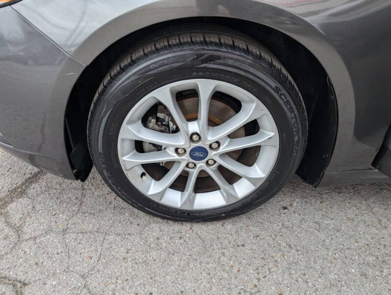 2020 Ford Fusion SE