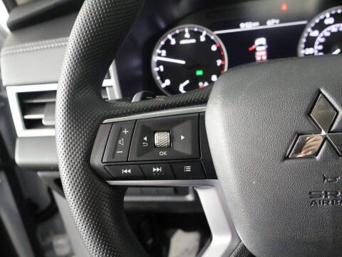 2026 Mitsubishi Outlander ES