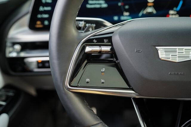 2024 Cadillac LYRIQ Luxury 1