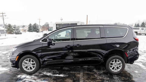 2024 Chrysler Pacifica Touring