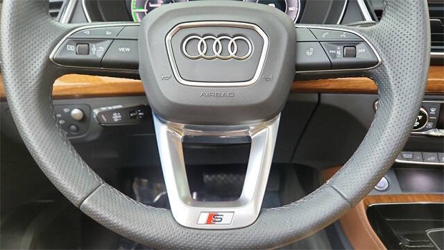 2024 Audi Q5 e quattro S line Prestg 55 TFSI