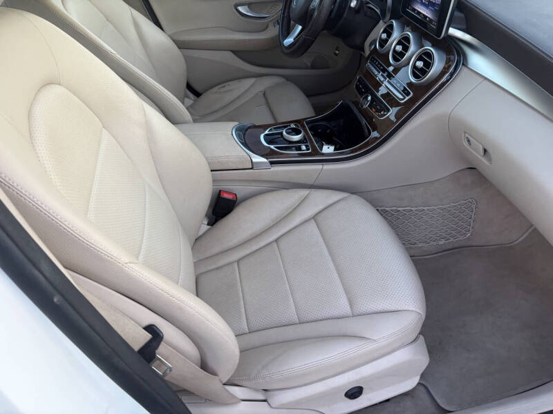 2017 Mercedes-Benz C-Class C 300 Luxury 4MATIC