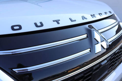 2026 Mitsubishi Outlander ES