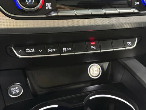 2017 Audi A4 2.0T quattro Premium Plus