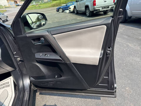 2017 Toyota RAV4 Hybrid XLE