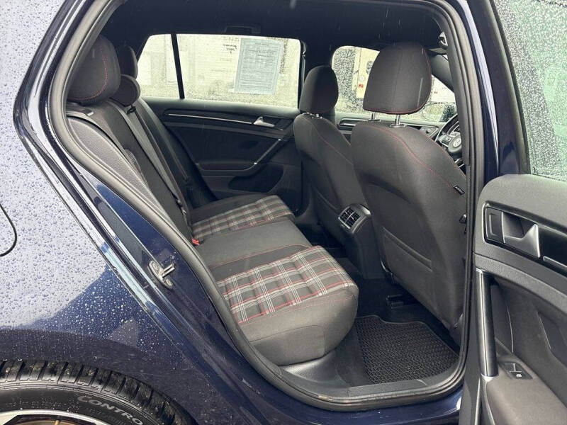 2017 Volkswagen Golf GTI Sport