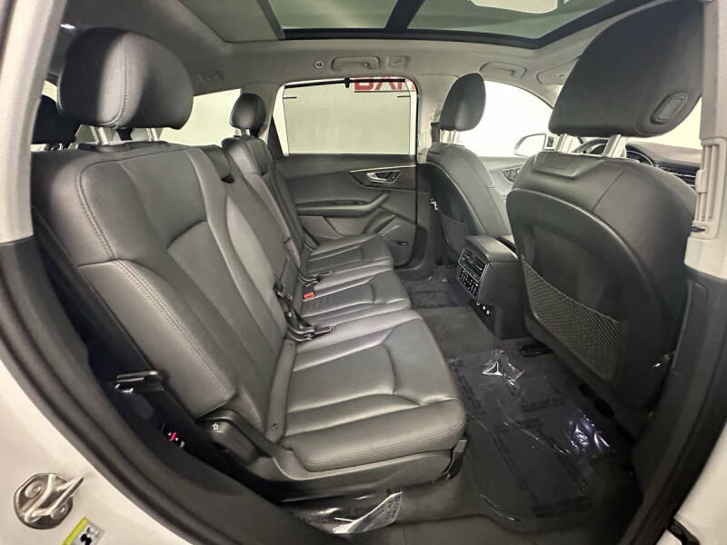 2020 Audi Q7 quattro Premium Plus 55 TFSI