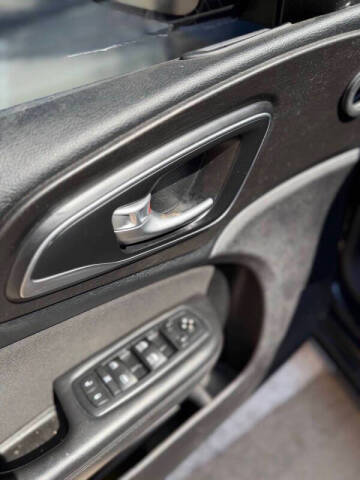 2016 Chrysler 200 Limited