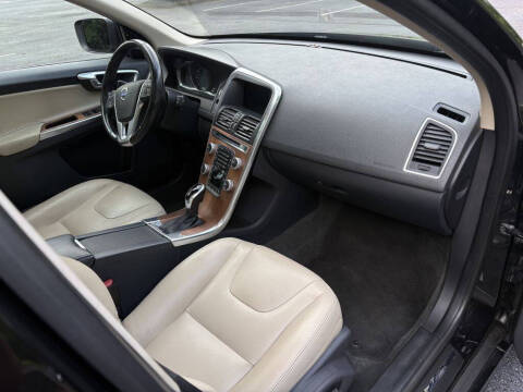 2017 Volvo XC60 T5 Inscription