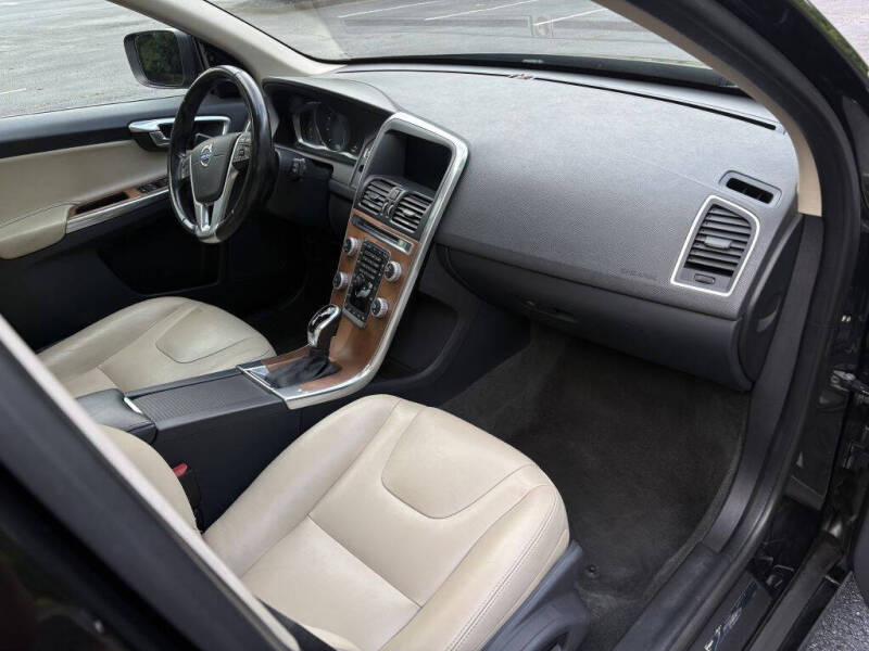 2017 Volvo XC60 T5 Inscription