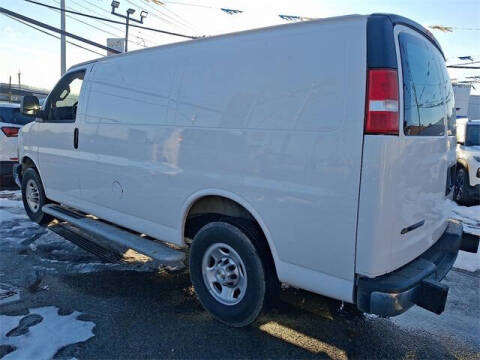 2023 Chevrolet Express 2500