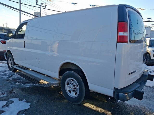 2023 Chevrolet Express 2500