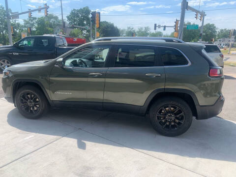 2019 Jeep Cherokee for sale at Zarate's Auto Sales in Big Bend WI