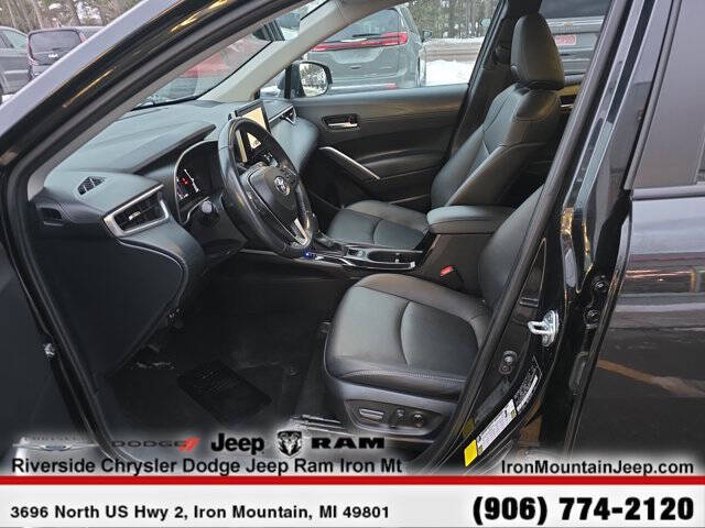2024 Toyota Corolla Cross XLE