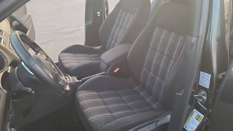 2011 Volkswagen GTI Base PZEV