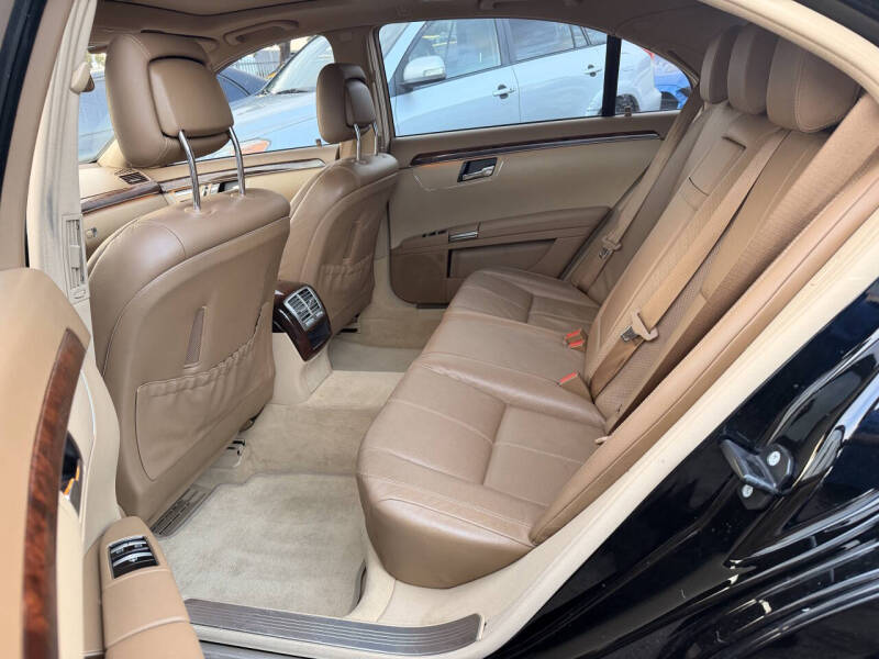 2009 Mercedes-Benz S-Class S 550