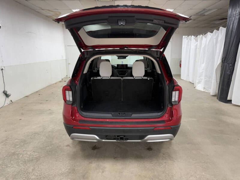 2025 Ford Explorer Platinum