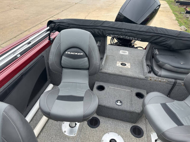 2020 Tracker Targa V19