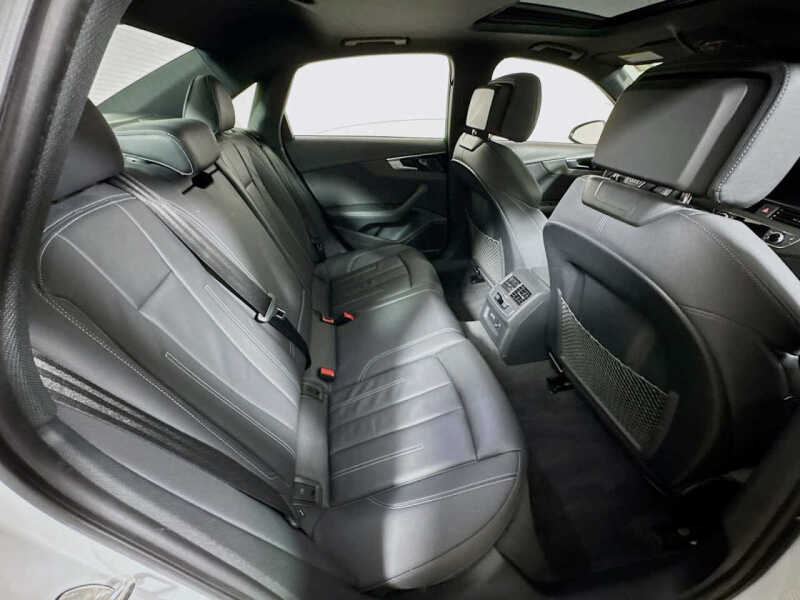 2023 Audi A4 quattro S line Prem Plus 45 TFSI